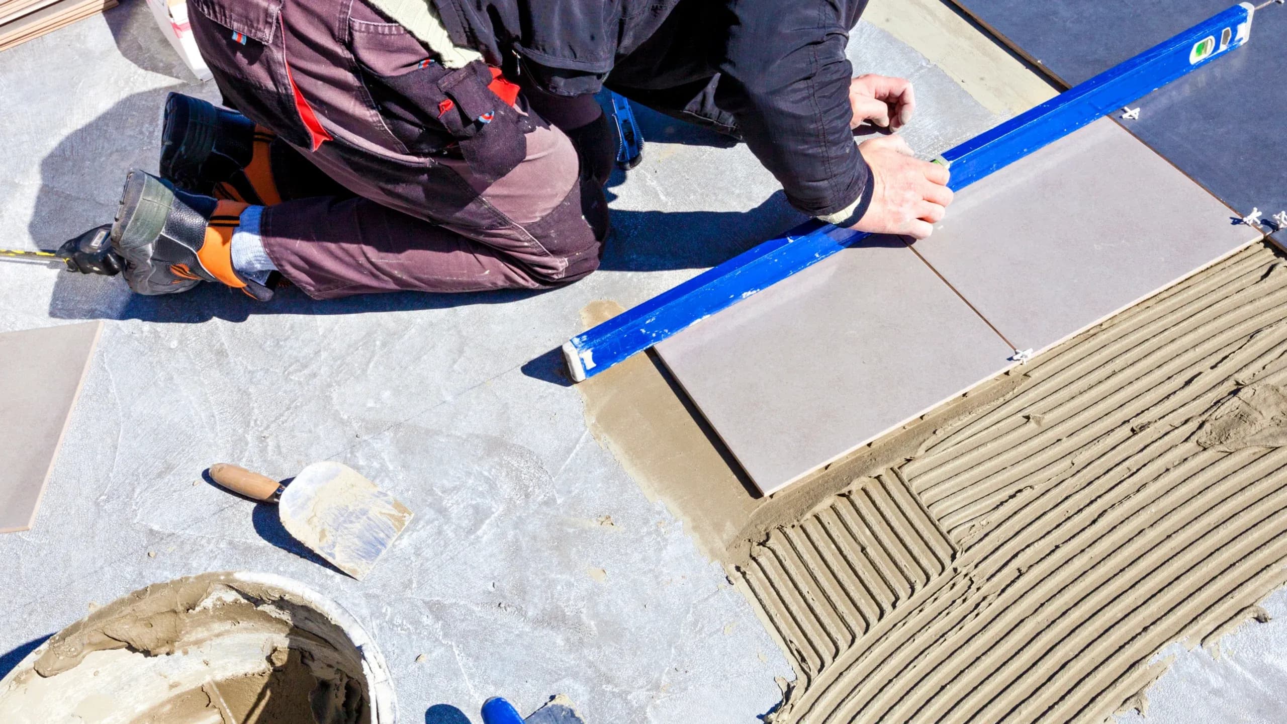 Poser du carrelage en extérieur : mode d’emploi