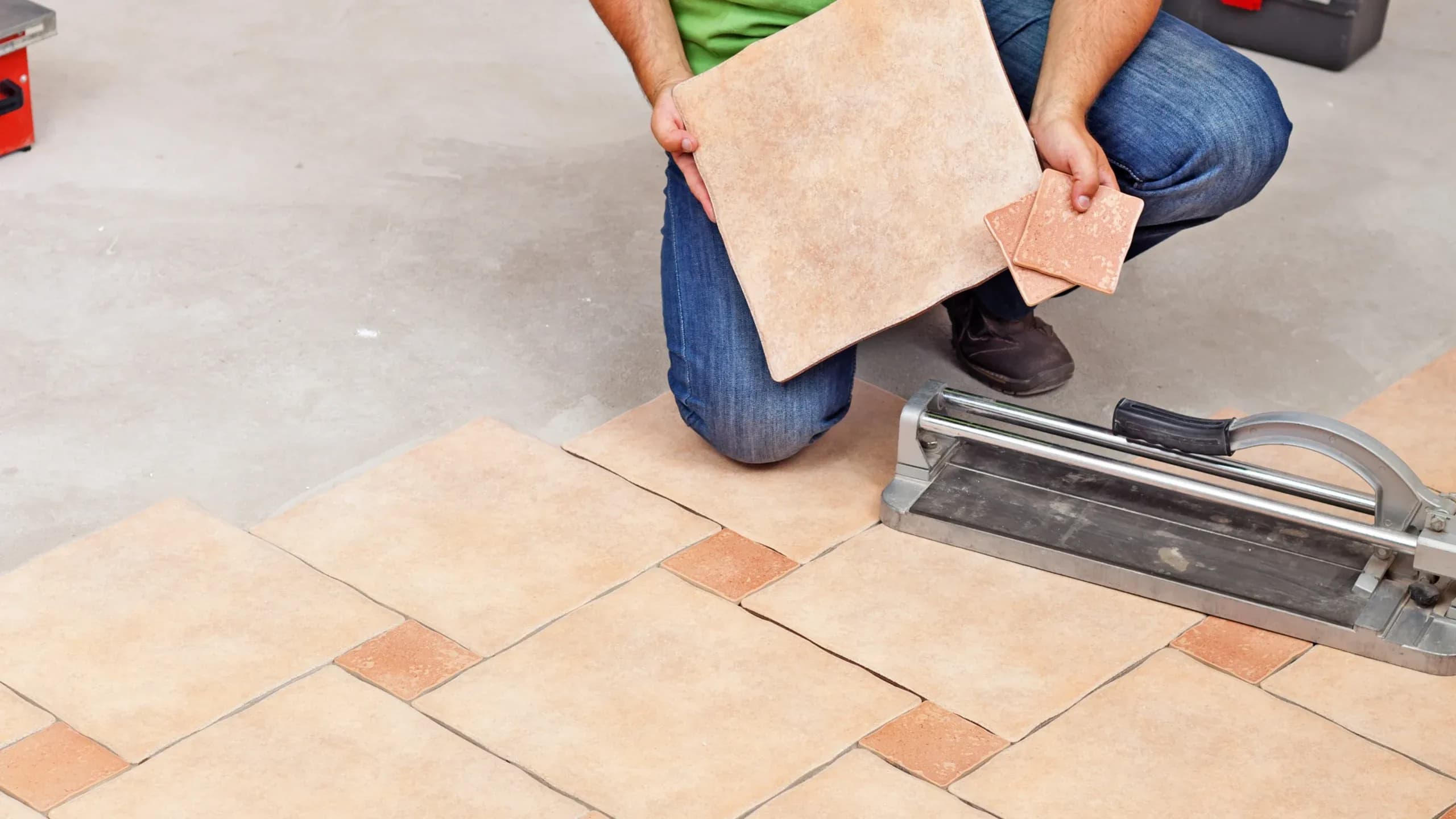 Les astuces pour bien découper et ajuster les carreaux lors de la pose