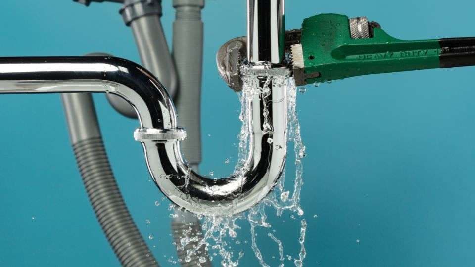 Fuite sous l’évier ou sous un meuble : les bons réflexes