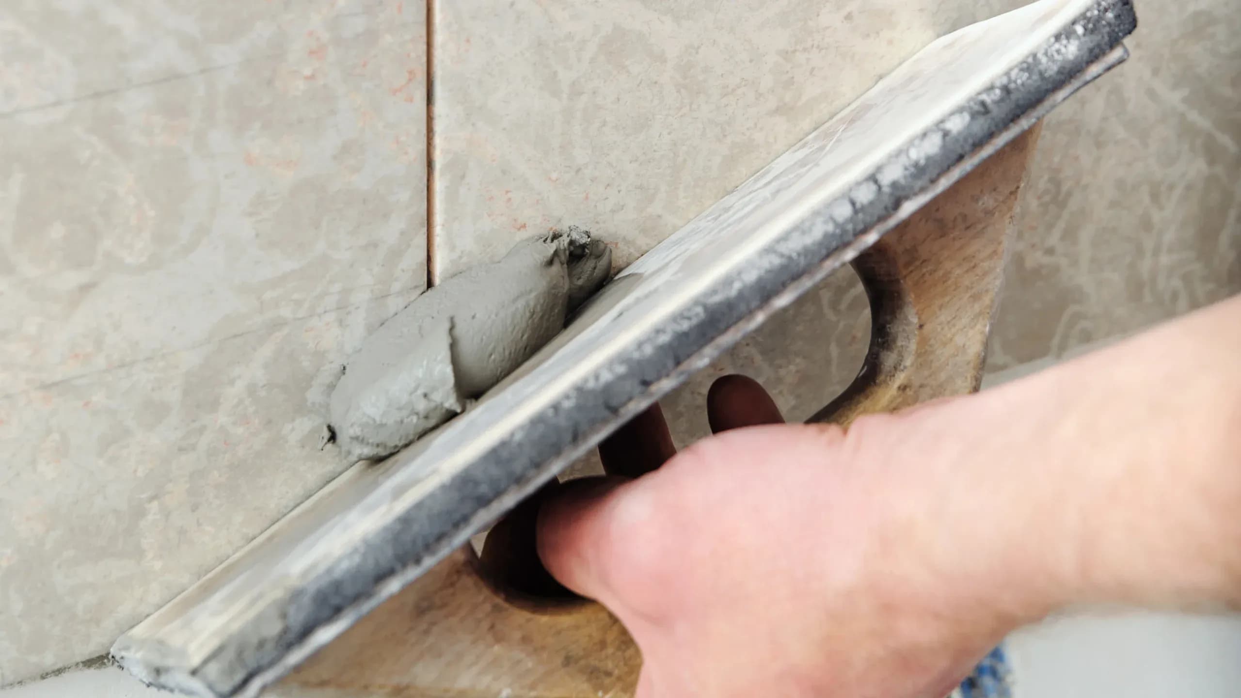 Les techniques pour réaliser des joints de carrelage propres et durables
