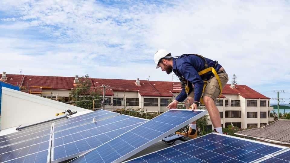 Orientation et inclinaison idéales pour panneaux solaires