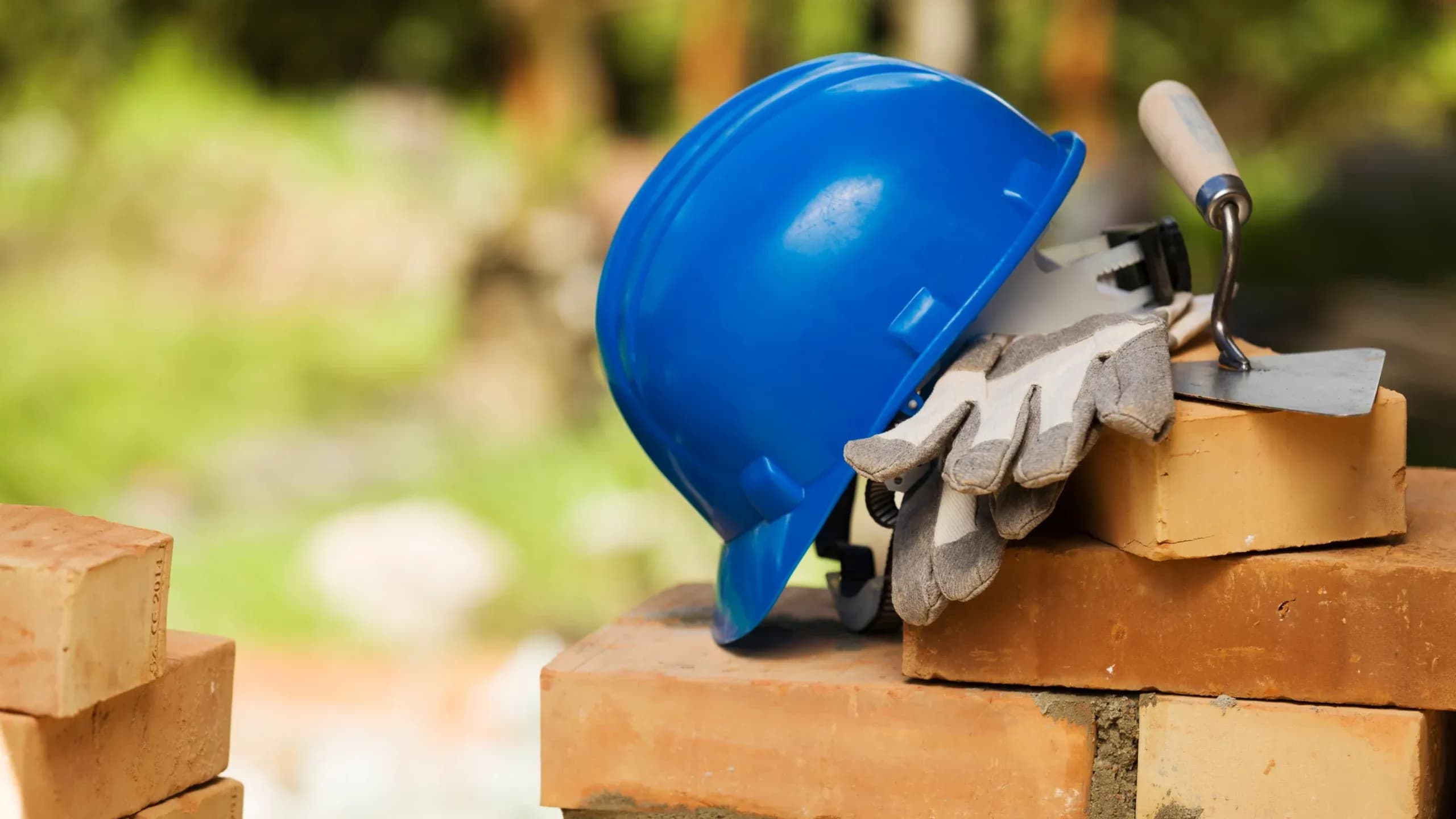 Outils et équipements pour petits travaux de maçonnerie