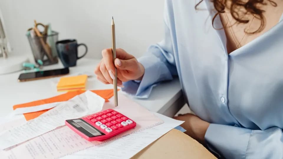 Plomberie : fuite ou casse, qui paie entre locataire et propriétaire ?