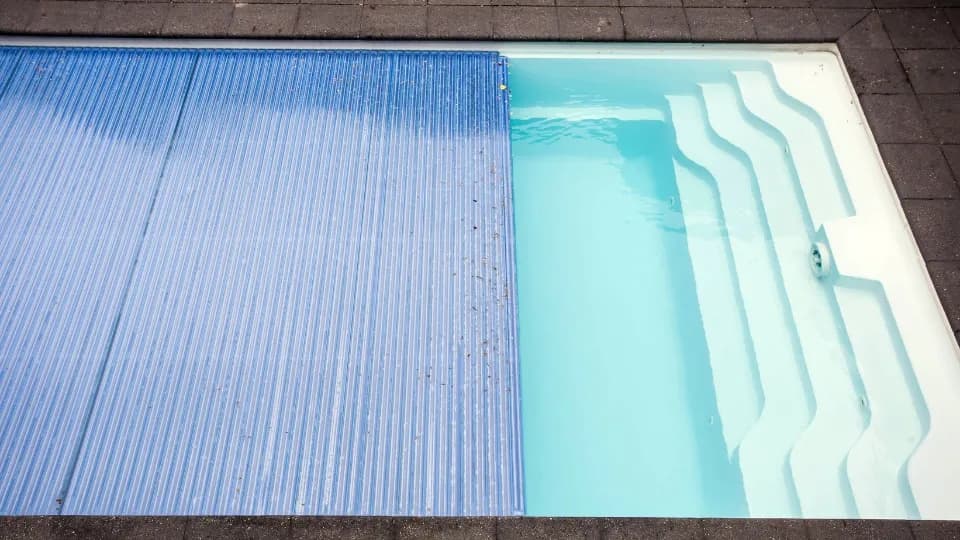 Quelle bâche choisir pour ma piscine ?