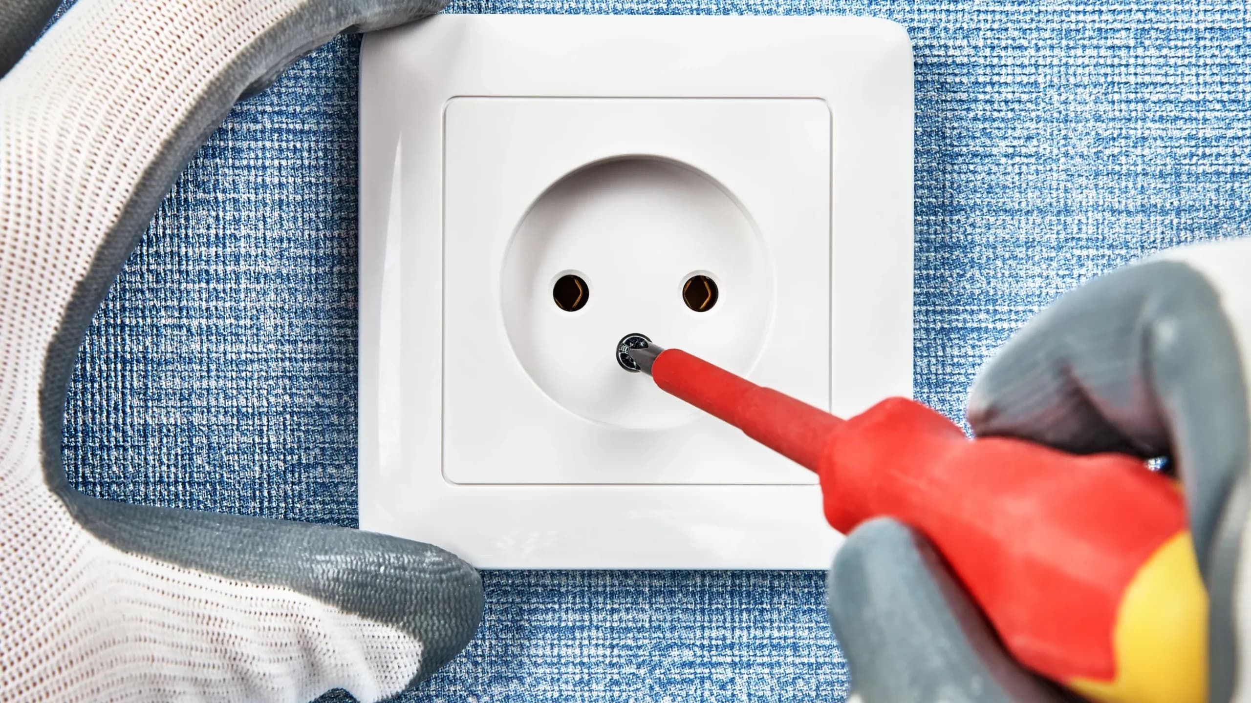 Comment repérer et remplacer une prise défectueuse ?