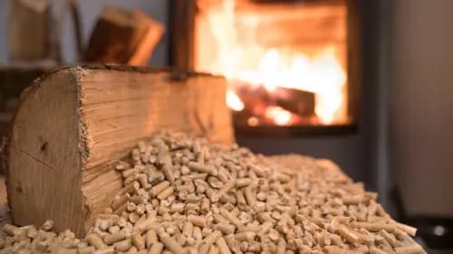 Comment choisir un poêle à bois ou à granulés ?