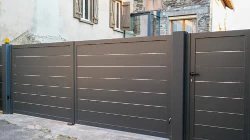 Comment régler un portail qui grince ?