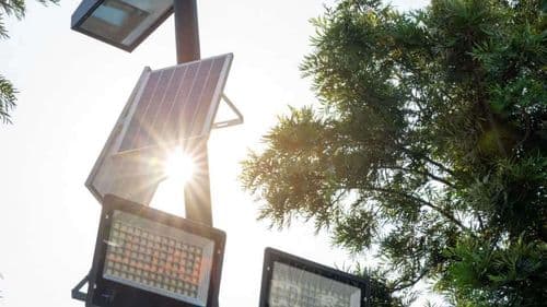 Panneau solaire pour pompe et éclairage