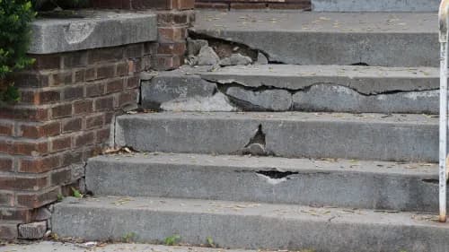 Techniques pour réparer les marches d’un escalier extérieur ?