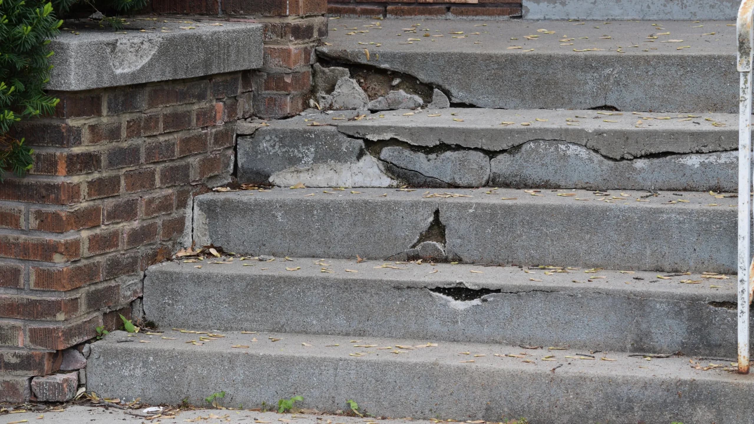 Techniques pour réparer les marches d’un escalier extérieur ?