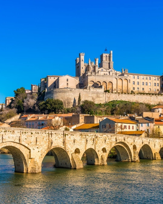 Trouver des artisans fiables et disponibles avec kelkun à Béziers pour vos urgences, dépannages et travaux