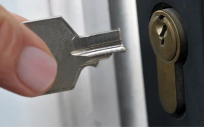 Comment retirer une clé cassée dans une serrure ?