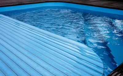 Bâche ou couverture de piscine : quelle différence ?