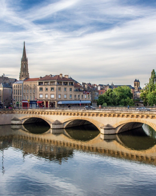 Trouver des artisans fiables et disponibles avec kelkun à Metz pour vos urgences, dépannages et travaux