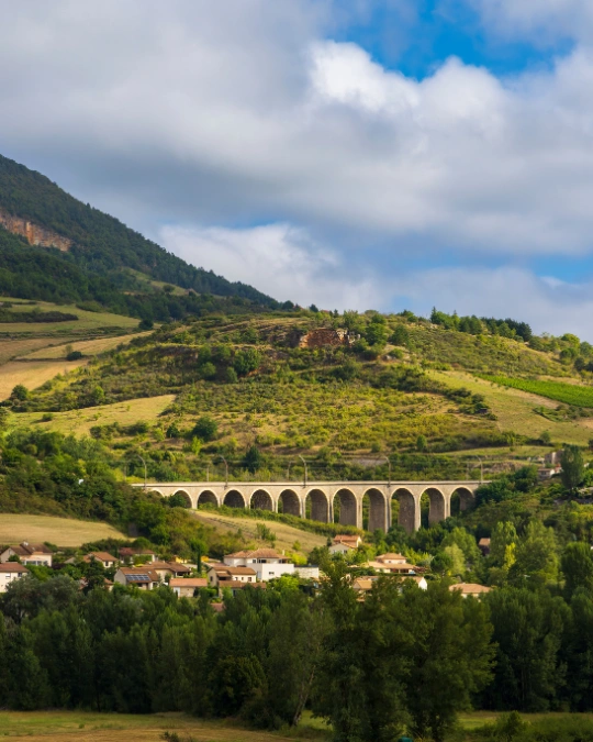 Trouver des artisans fiables et disponibles avec kelkun à Millau pour vos urgences, dépannages et travaux