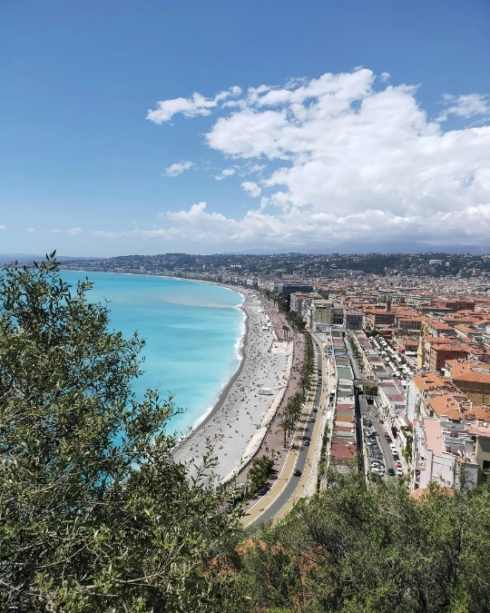 Trouver des artisans fiables et disponibles avec kelkun à Nice pour vos urgences, dépannages et travaux
