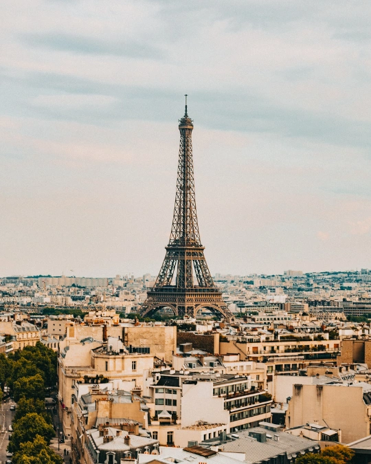 Trouver des artisans fiables et disponibles avec kelkun à Paris pour vos urgences, dépannages et travaux