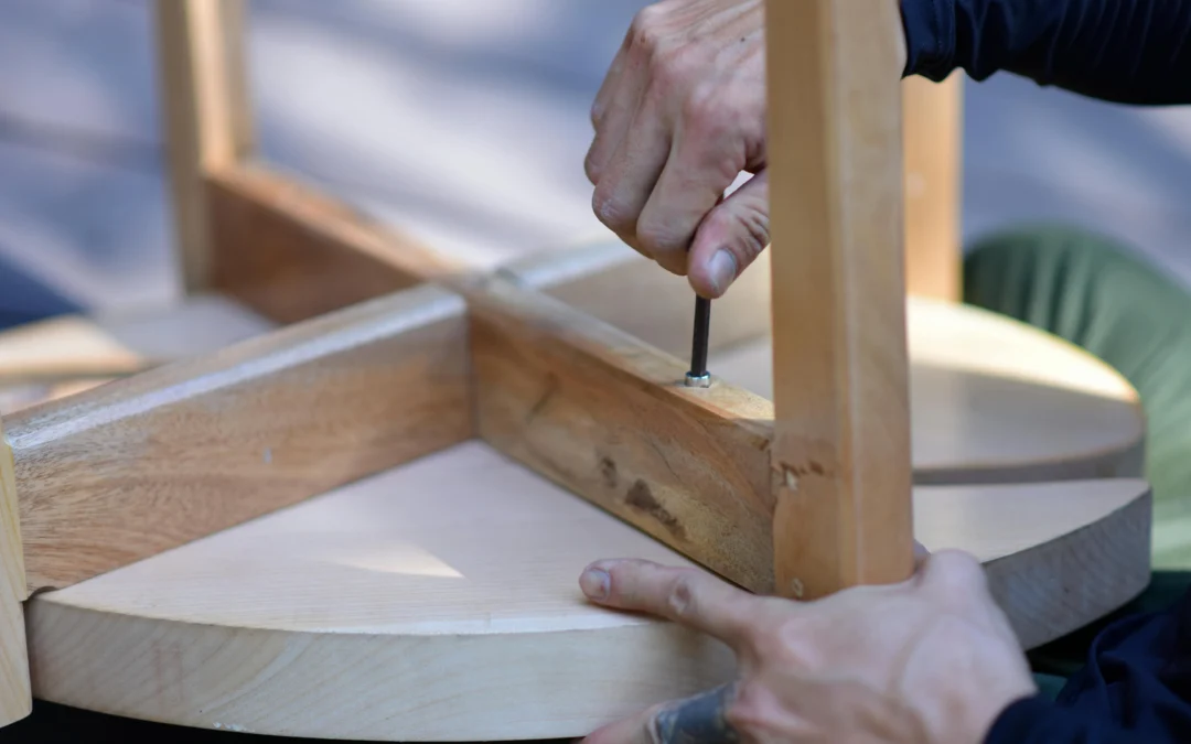 Comment réparer des meubles en bois ?
