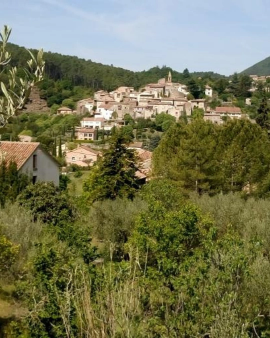Trouver des artisans fiables et disponibles avec kelkun à Saint-Brès pour vos urgences, dépannages et travaux