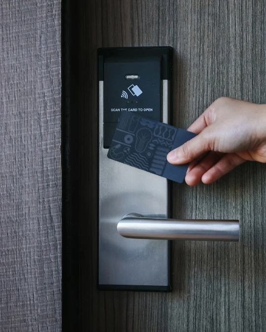 Serrures connectées par des serruriers certifiés près de chez vous - urgences, dépannages et travaux