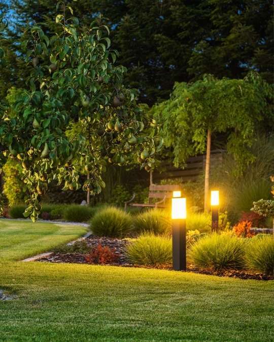 Trouvez un paysagiste prés de chez vous pour votre éclairage extérieur. Dépannage express, travaux, entretiens... service 100 % gratuit avec kelkun