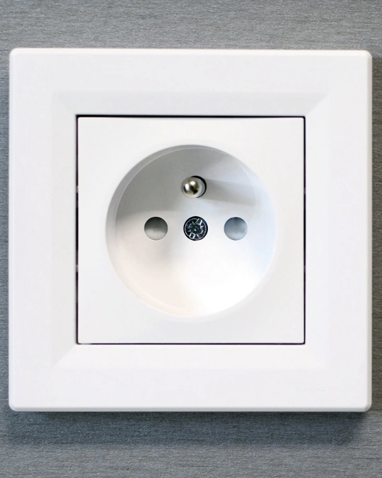 Trouvez rapidement un électricien certifié pour toutes vos prises électriques. Dépannage express, travaux, entretiens... service 100 % gratuit avec kelkun