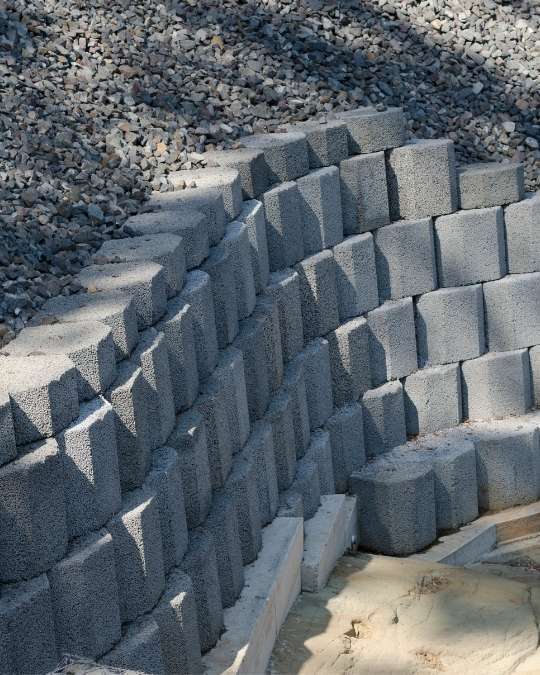 Trouvez un maçon qualifié pour votre mur de soutènement. Dépannage express, travaux, entretiens... service 100 % gratuit avec kelkun