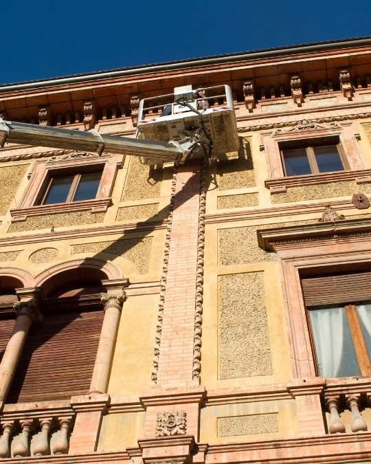 Trouvez gratuitement un façadier certifié pour votre ravalement de façade. Dépannage express, travaux, entretiens... service 100 % gratuit avec kelkun