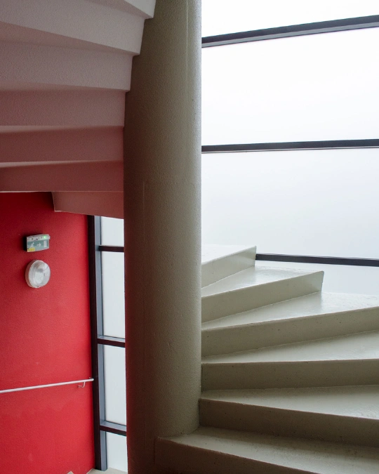 Trouvez un maçon certifié pour réaliser vos escaliers en béton. Dépannage express, travaux, entretiens... service 100 % gratuit avec kelkun