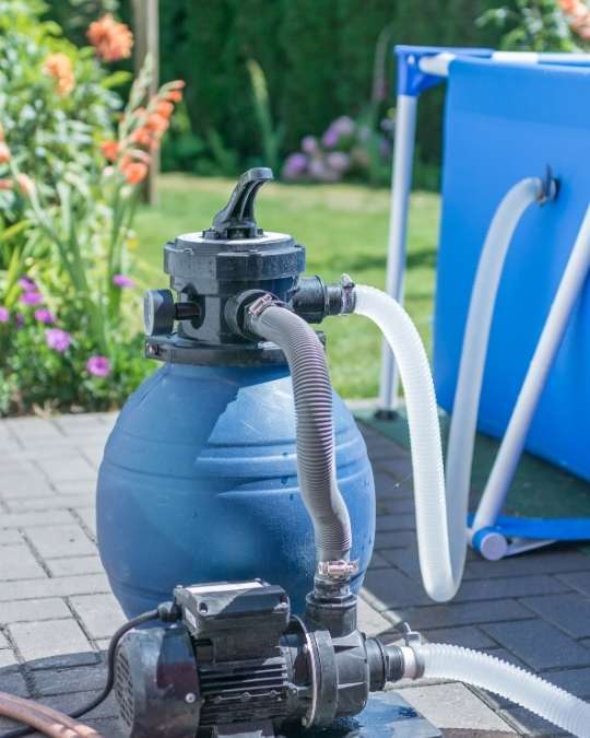 Trouvez un assainisseur rapidement pour l'installation de votre filtre à sable. Dépannage express, travaux, entretiens... service 100 % gratuit avec kelkun