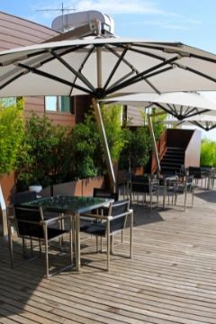 Trouvez un couvreur certifié pour vos toitures terrasses. Dépannage express, travaux, entretiens... service 100 % gratuit avec kelkun