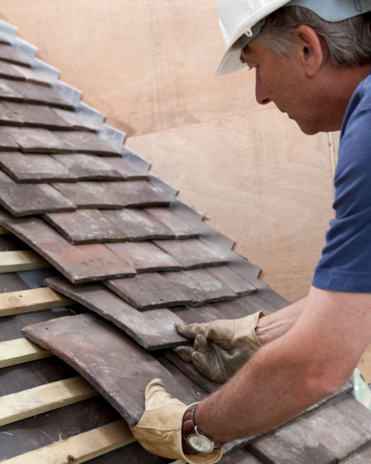 Trouvez rapidement un couvreur certifié pour l'isolation des combles. Dépannage express, travaux, entretiens... service 100 % gratuit avec kelkun