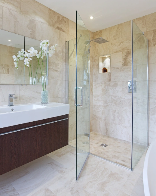 Trouvez un vitrier certifié pour votre paroi de douche en verre. Dépannage express, travaux, entretiens... service 100 % gratuit avec kelkun