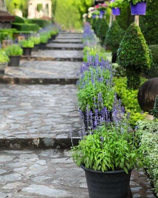 Trouvez un paysagiste près de chez vous pour l'entretien de vos espaces verts. Dépannage express, travaux, entretiens... service 100 % gratuit avec kelkun