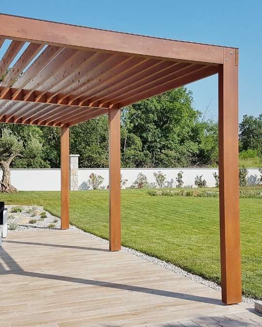 Trouvez un paysagiste certifié pour installer votre pergola. Dépannage express, travaux, entretiens... service 100 % gratuit avec kelkun