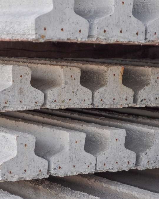 Trouvez un maçon qualifié pour vos piliers, poutres ou poteaux en béton. Dépannage express, travaux, entretiens... service 100 % gratuit avec kelkun