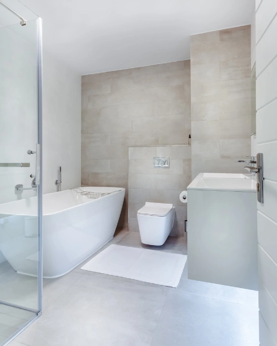 Trouvez un carreleur certifié pour la pose de carrelage de votre salle de bain. Dépannage express, travaux, entretiens... service 100 % gratuit avec kelkun