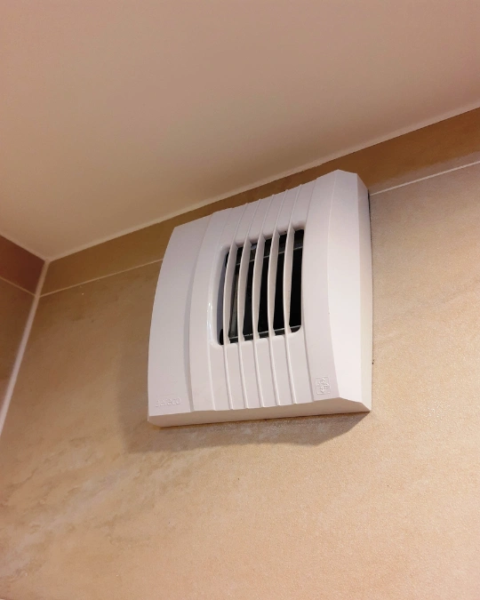 Trouvez un climaticien certifié près de chez vous pour l'installation de votre VMC. Dépannage express, travaux, entretiens... service 100 % gratuit avec kelkun