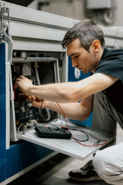 Trouvez rapidement un artisan qualifié à Saint-Ouen-sur-Seine. Dépannage express, travaux, entretien... service 100 % gratuit avec kelkun