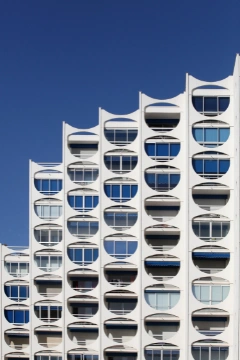 Trouvez rapidement un artisan qualifié à la Grande Motte. Dépannage express, travaux, entretien... service 100 % gratuit avec kelkun