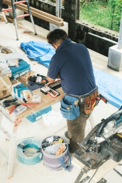 Trouvez rapidement un artisan qualifié à Lavérune. Dépannage express, travaux, entretien... service 100 % gratuit avec kelkun