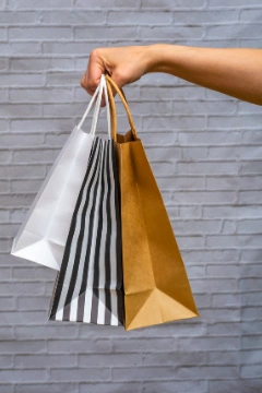 Accompagnement shopping déco ou d’une liste shopping déco salon ? Kelkun vous aide à trouver un décorateur pour choisir votre mobilier