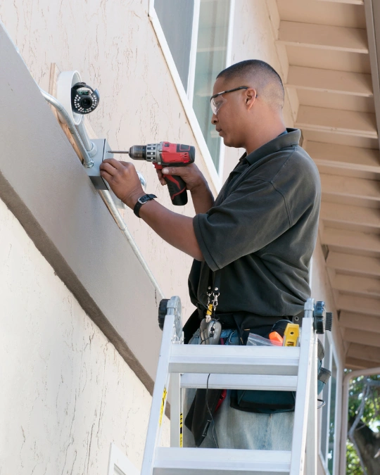 Pose de caméras de surveillance : maison & entreprise