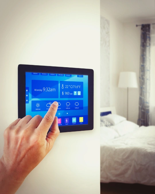 Domotique sécurité : pilotage à distance alarme, caméras, accès | Kelkun