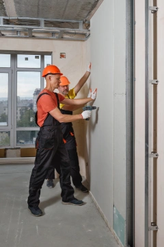 Cloisons, isolation phonique, plafonds suspendus : trouvez rapidement un plaquiste disponible près de chez vous grâce à kelkun